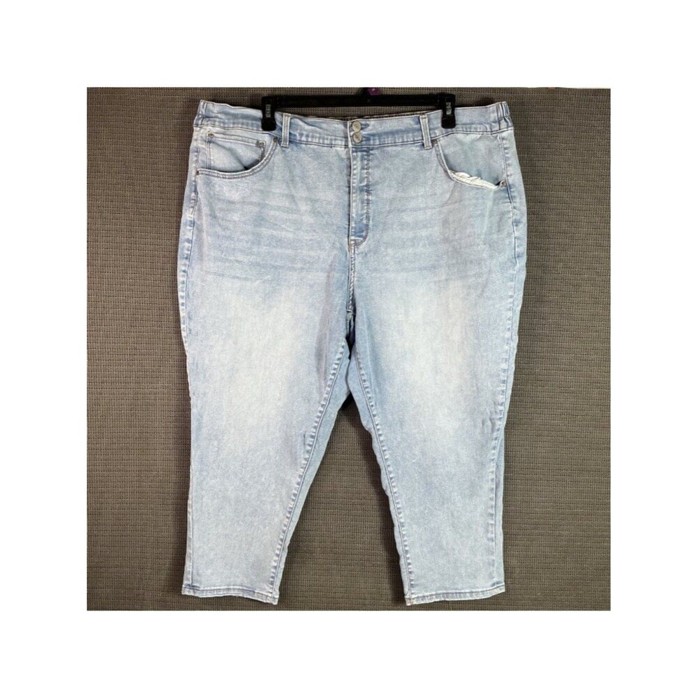 Terra & Sky Womens Plus Size 3X Blue Denim Capris Elastic Back Waist Light Wash